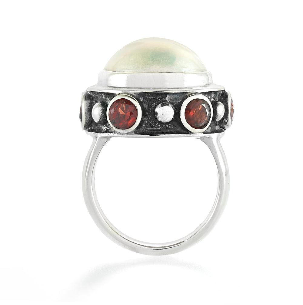 Li Mabe Ring