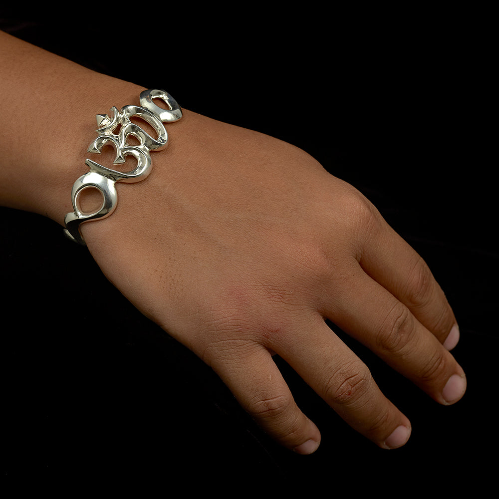 Ohm Bracelet - Reva Jewellery